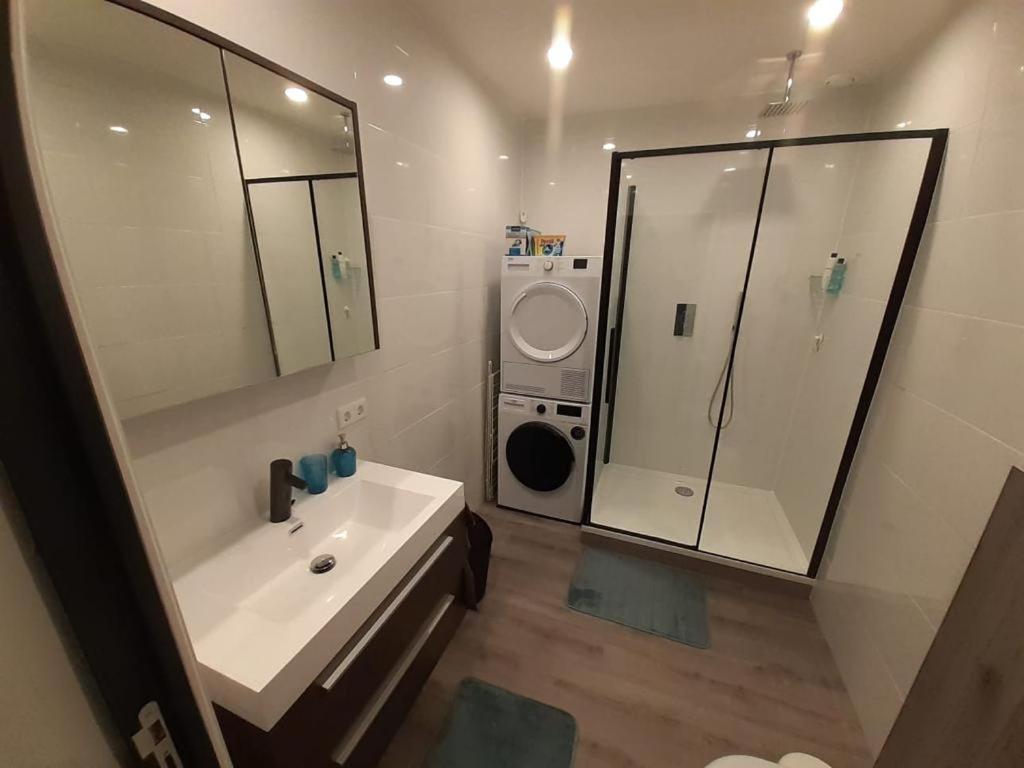 Appartement Deluxe Tilburg Esterno foto
